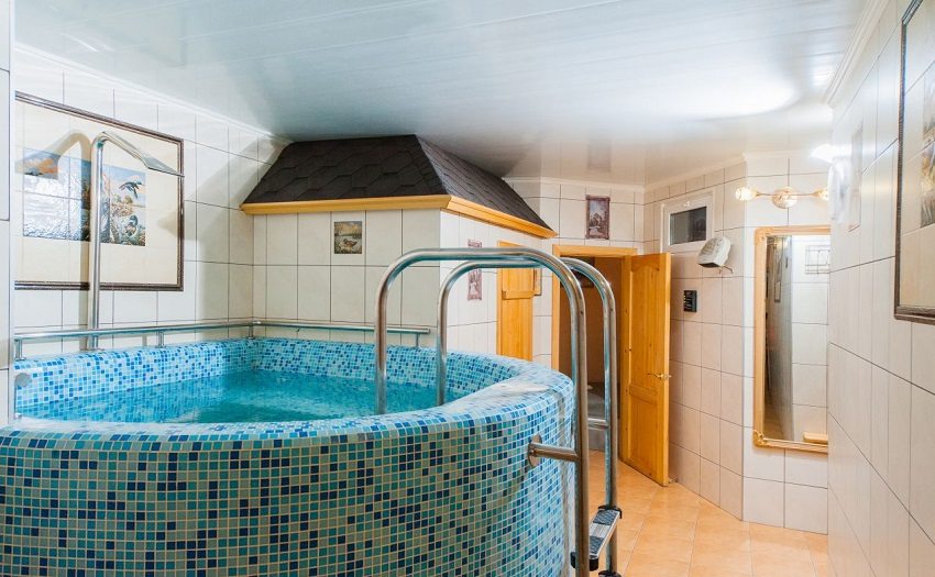 Kúpeľný dom môže byť vybavený bazénom