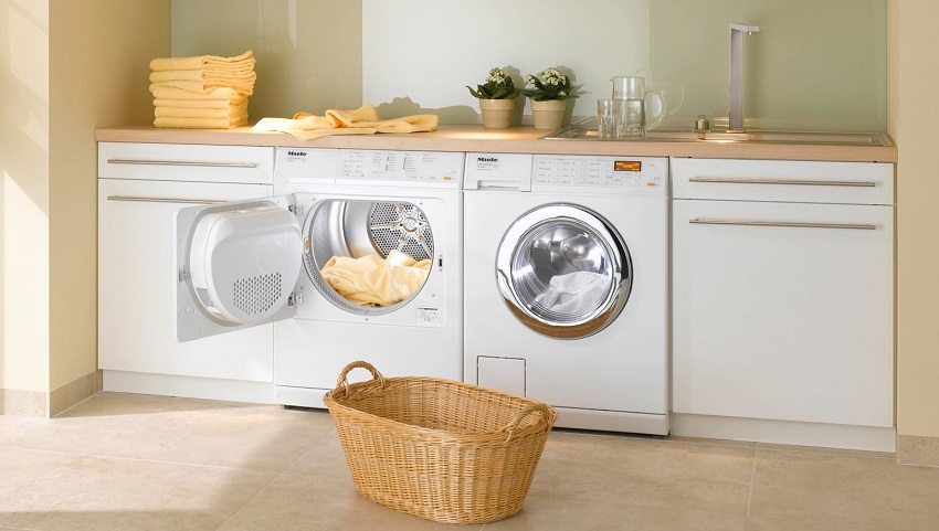 Bei der Installation der Waschmaschine ist es wichtig, sie streng horizontal zu platzieren.