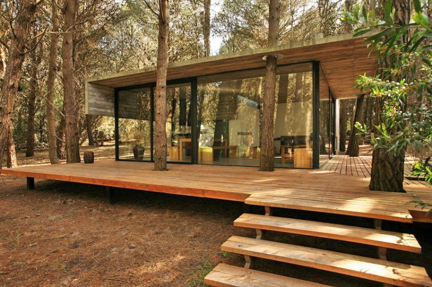 Terrasse confortable avec marches en bois