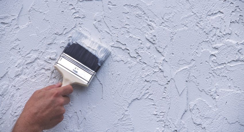 Do-it-yourself decorative plastering of the walls is within the power of everyone