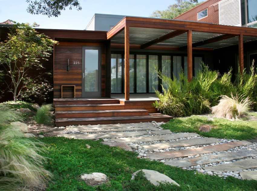 Otvoreni trijem moderne drvene kuće