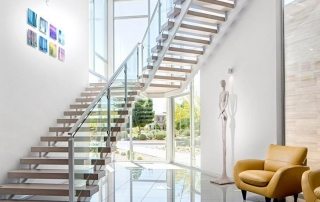 Stepenice za drugi kat na metalnom okviru: ljepota, gracioznost, jednostavnost instalacije
