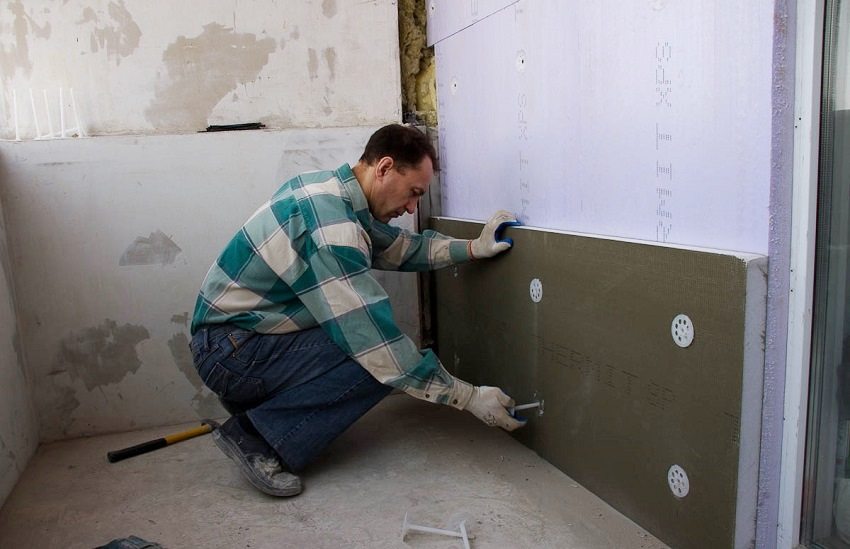 Insulation sheets can be fixed with construction fungus dowels