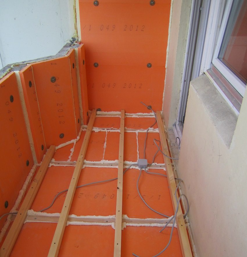 Thermal insulation of walls and balcony floor with extruded polystyrene foam