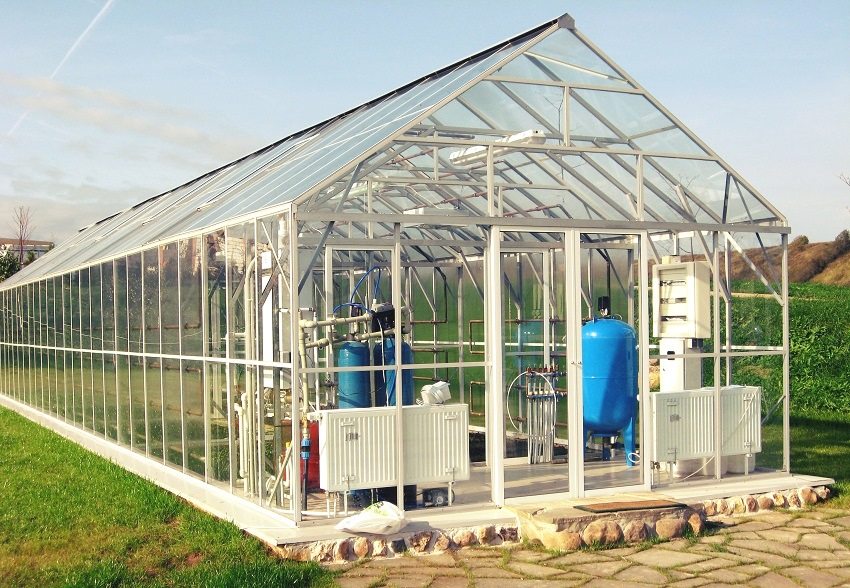For the development of the project and installation of water heating of the greenhouse, it is better to contact the specialists