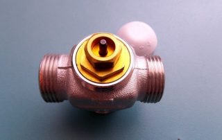 Třícestný ventil pro vytápění s termostatem: typy a výhody