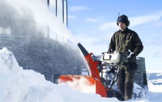 Benzinski samohodni puhač snijega: kako odabrati najbolju opremu