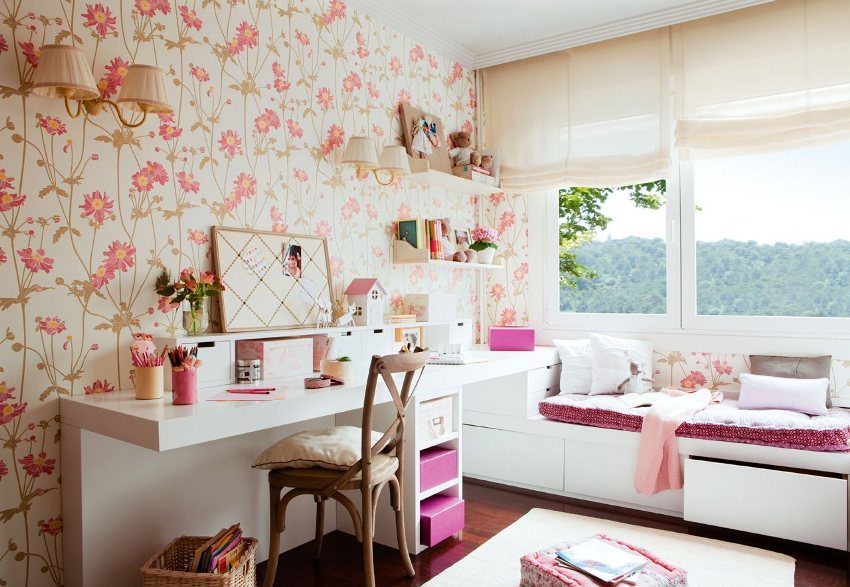 Designul camerei fetei este conceput în culori roz cremoase