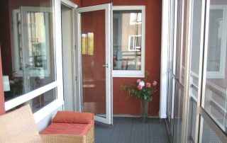 Ako upraviť plastové balkónové dvere: základné odporúčania