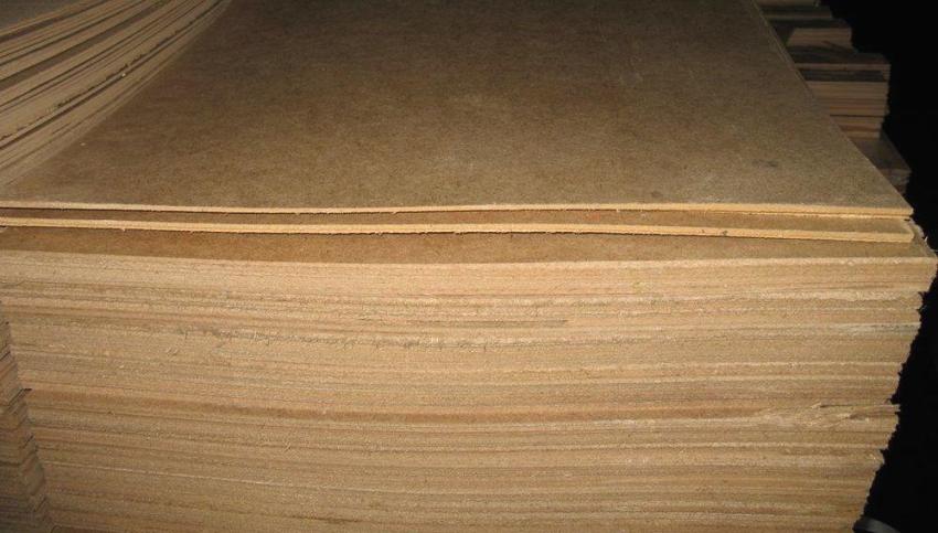 Prisen på fiberplader er påvirket af arkets størrelse og tykkelse