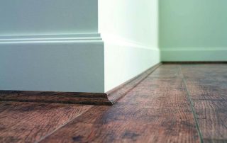 Podlahový polyuretanový sokl: funkce výběru a použití v interiéru