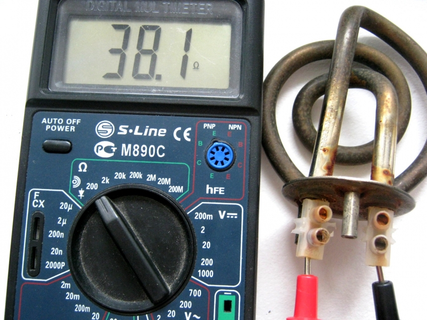 Popularni problem kod kućanskih aparata je kvar grijaćeg elementa, koji se može provjeriti pomoću multimetra.