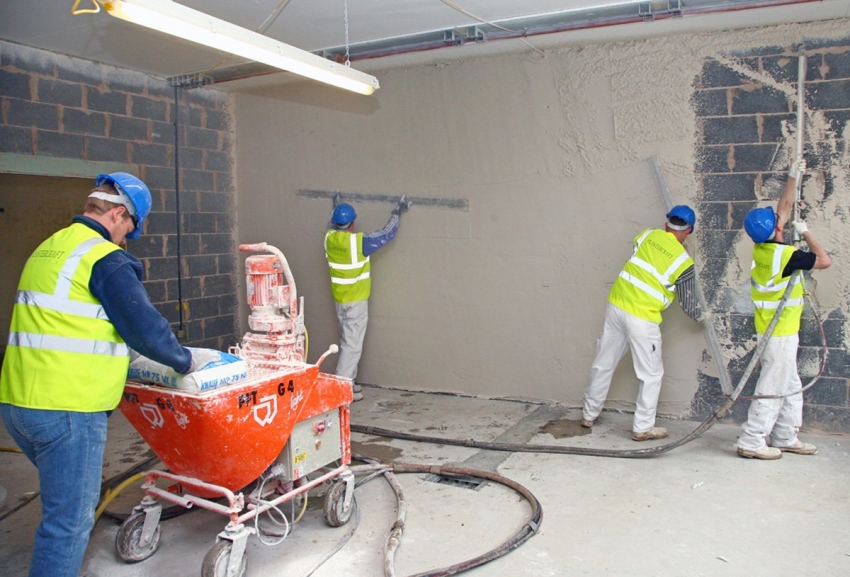 Process of mechanized method of applying plaster to walls