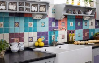 Jubin seramik untuk dapur: bagaimana memilih jubin untuk dinding dan lantai