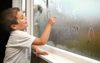 Why plastic windows sweat inside the apartment: reasons and their elimination