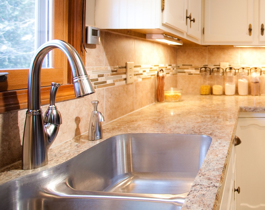 The stainless steel sink is suitable for any interior and can be combined with different types of worktops