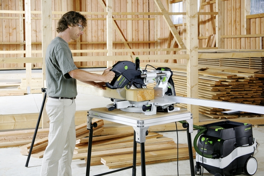 Miter saws from globally recognized brands are more expensive than products from obscure firms