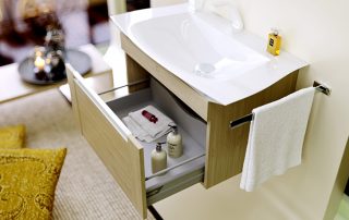 Kaappi kylpyhuoneen tiskialtaan alla: mallien ominaisuudet ja valintaperusteet