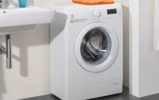 Mesin basuh sempit: bagaimana memilih peralatan rumah yang padat