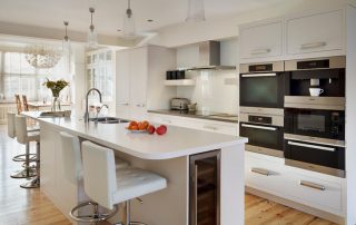 Sisäänrakennetut keittiökoneet: vinkkejä valintaan ja yleiskatsaus suosituista laitteista