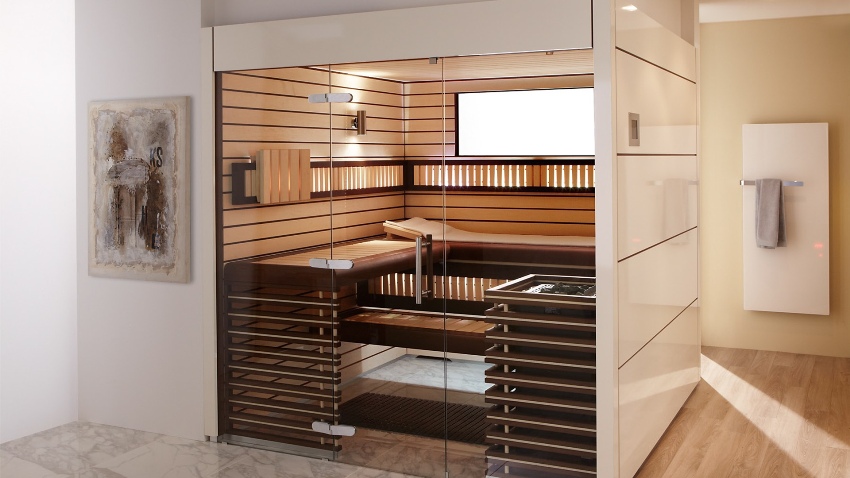 At have et badehus i en beboelsesbygning skal du overholde alle tekniske og tekniske standarder for at undgå krænkelse af mikroklimaet i stuerne