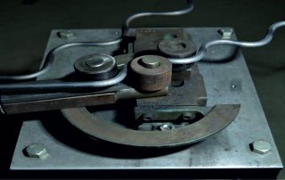 Koldsmedningsmaskiner: Sådan oprettes kunstneriske metalgenstande