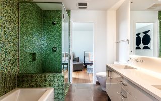 Portes de douche en verre: une garantie de confort, de confort et de beauté