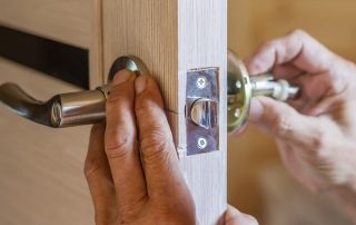 Interior door lock: how to choose a reliable and durable mechanism