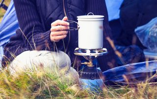 Travel gas burner: how to choose a useful hiking assistant