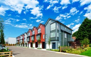 Hvad er et byhus: komfortable boliger eller et stort navn