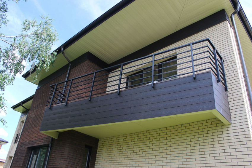 Materijali za završnu obradu balkona izvana trebali bi imati veću čvrstoću i trajnost