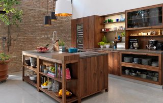 Prateleiras de cozinha: como criar um interior bonito e harmonioso