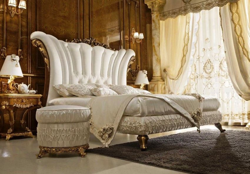 Barokový interiér predstavuje pôsobivý kráľovský interiérový dizajn, ktorého luxus sa musí prejaviť v každom detaile