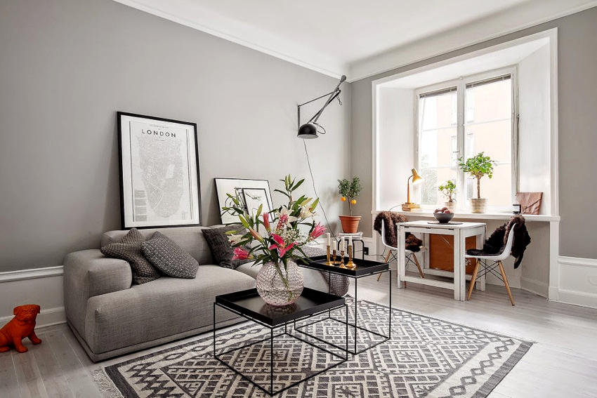 Dosadni sivi interijer dnevne sobe možete oživjeti uz pomoć dekora