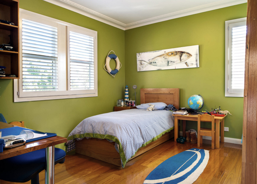 It is important that the boy's room has as much space as possible and as few sharp corners as possible.