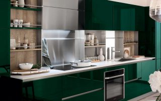 Zelená kuchyně: efektivní, šťavnatý a pozitivní interiér