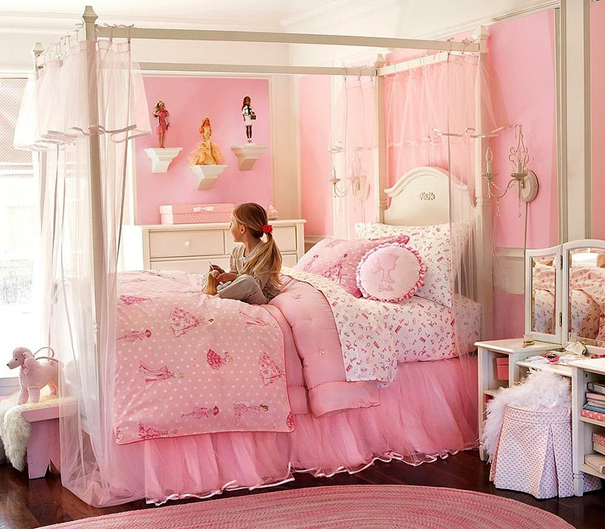 Most often, the canopies in the girl's bedroom have light colors and a light texture.