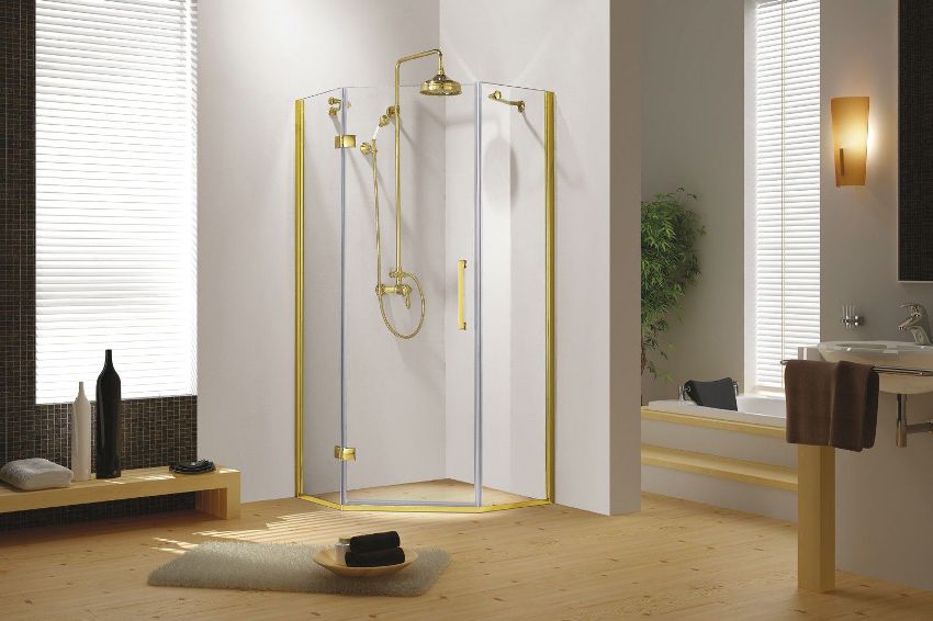 Es recomana seleccionar una batedora de dutxa amb dutxa efecte pluja segons l'estil general del bany
