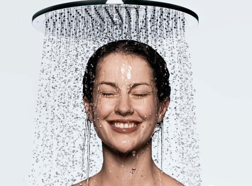 Els dutxes amb pluja tropical eliminen la irritabilitat i la fatiga, alleugen el dolor i la tensió muscular, l’estrès