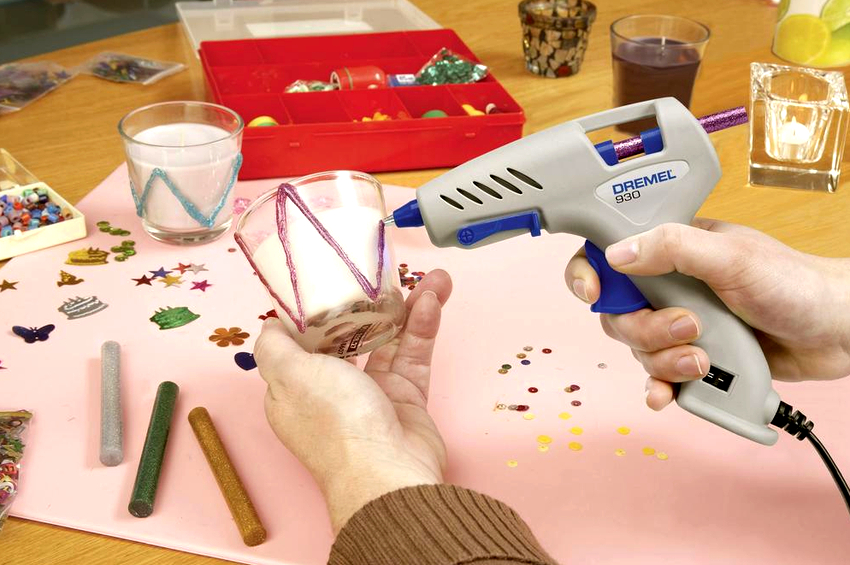 Replaceable nozzles greatly expand the functionality of the glue gun