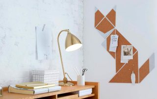 Wall-mounted corkboard: a versatile organizer for the whole family