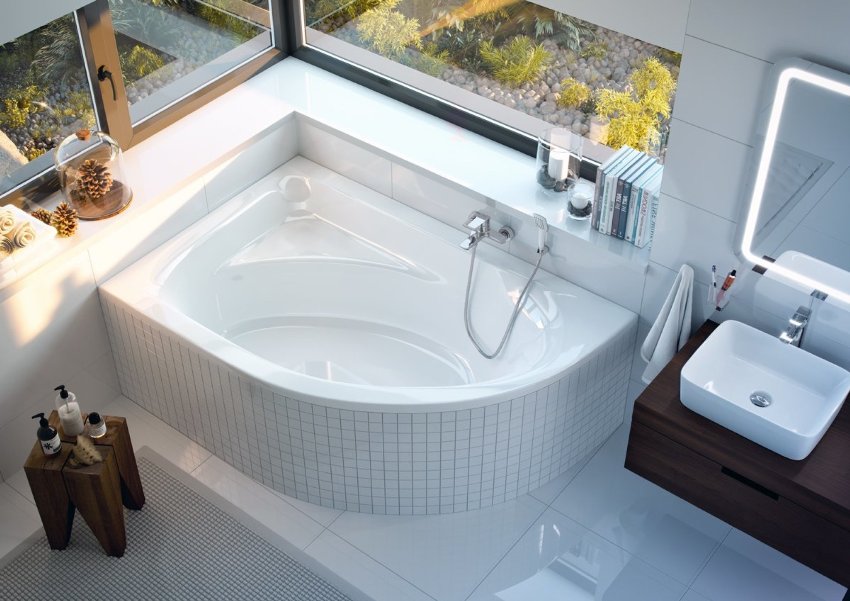 A sitz bath can be either rounded or triangular (if necessary, place it in a corner)