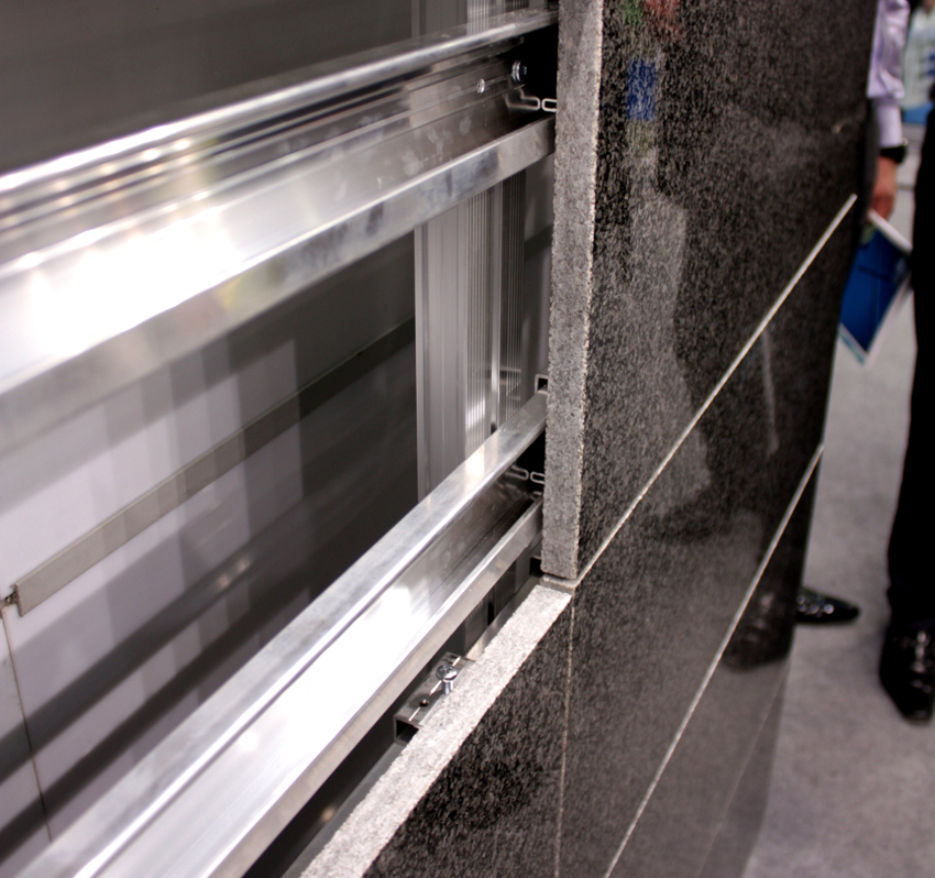 El perfil d'alumini de façana ventilada és lleuger i té excel·lents propietats anticorrosió.