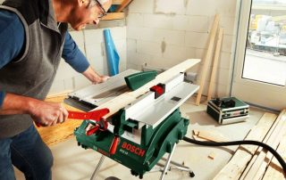 Stationary circular saw: an indispensable tool for cutting material