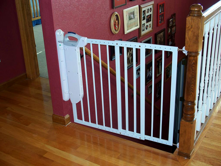 Barrierer, gitter, porte, gitre og gitre bruges til at blokere trapper