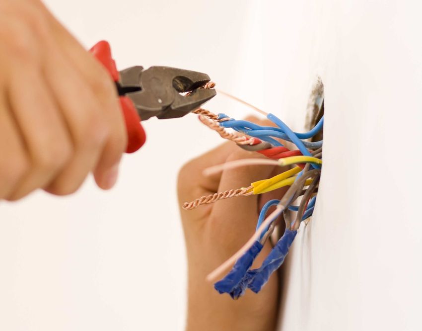 Il est très important de vérifier avant de connecter le PMM que le câblage est en bon état technique.