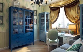 Bookcase with glass doors: safe storage of literary treasures