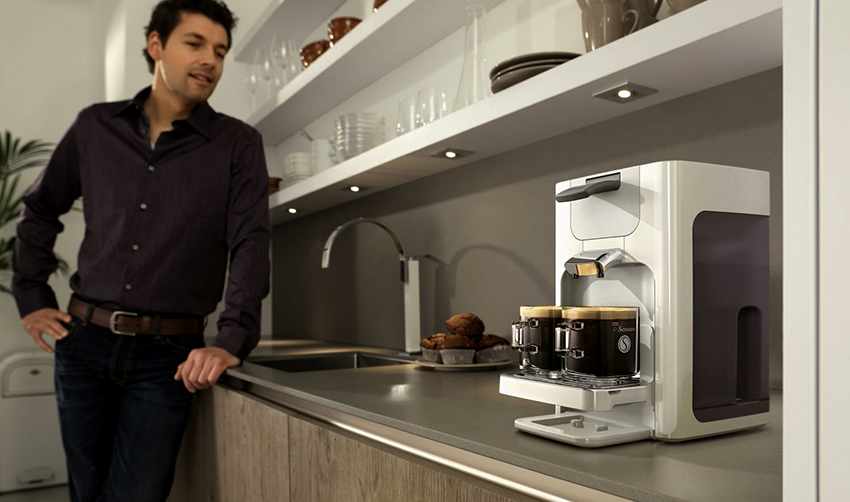 Tento proces je možné automatizovať, aby ste ušetrili čas pri príprave kávy