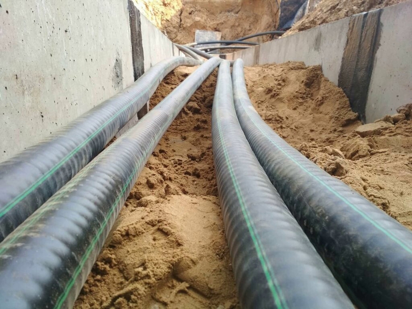 Cables from different networks are placed in separate channels