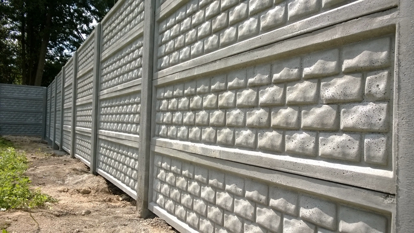 DIY concrete fence